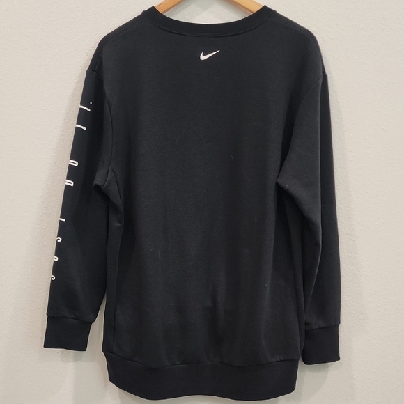 Nike Black Crew Neck Sweatshirt with Sleeve Text - Picture 7 of 7